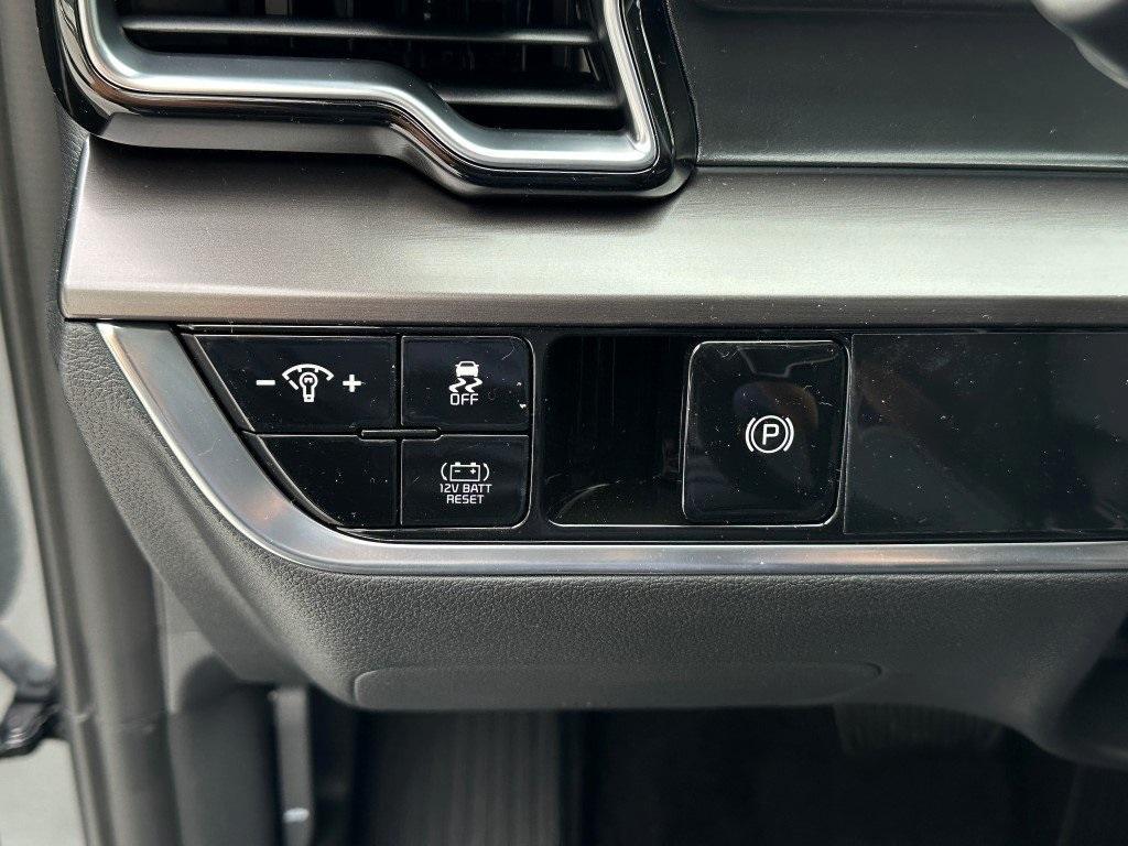 new 2025 Kia Sportage Hybrid car, priced at $34,355