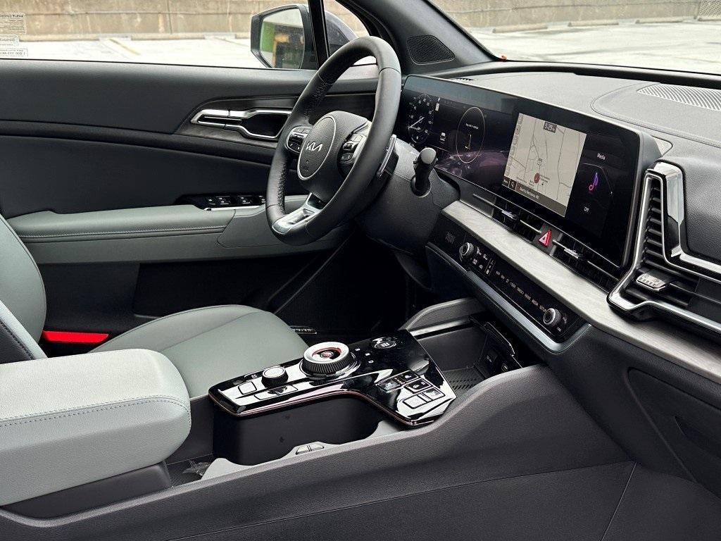 new 2025 Kia Sportage Plug-In Hybrid car, priced at $45,558