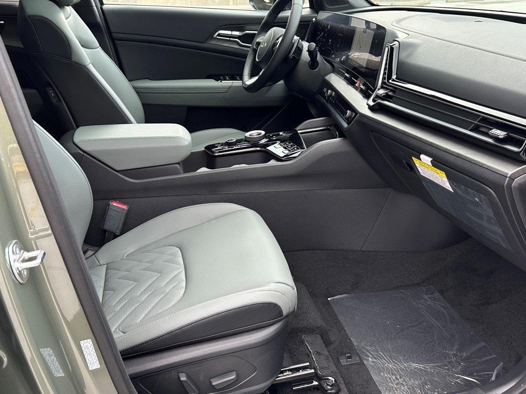 new 2025 Kia Sportage Plug-In Hybrid car, priced at $45,558