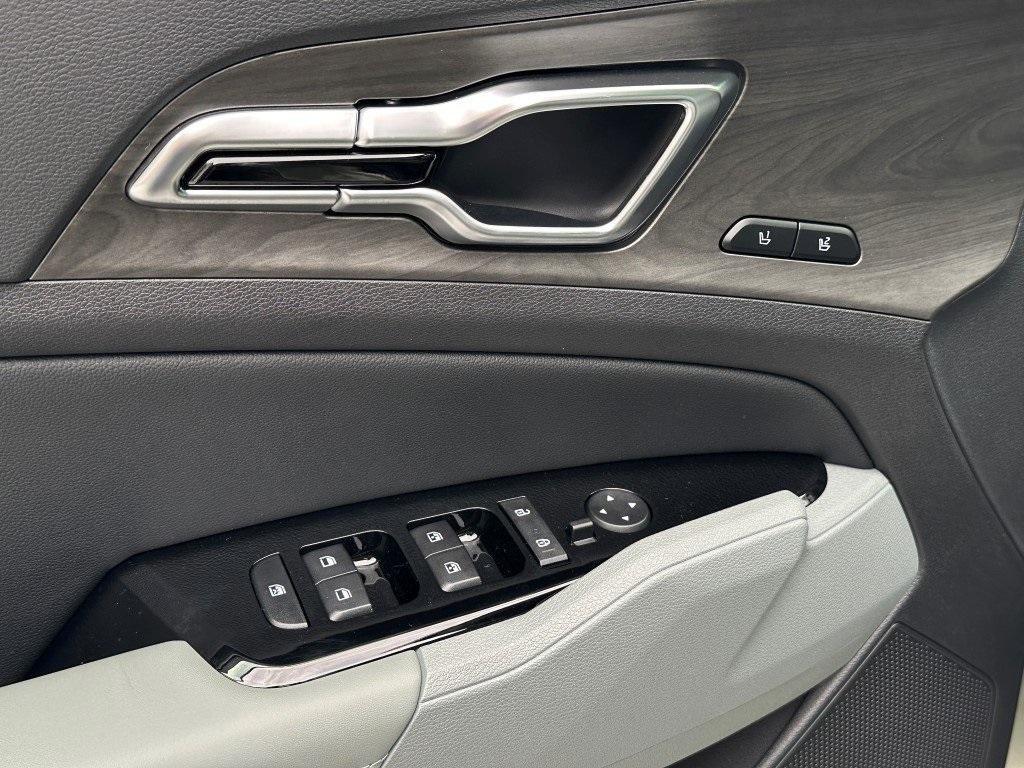 new 2025 Kia Sportage Plug-In Hybrid car, priced at $45,558
