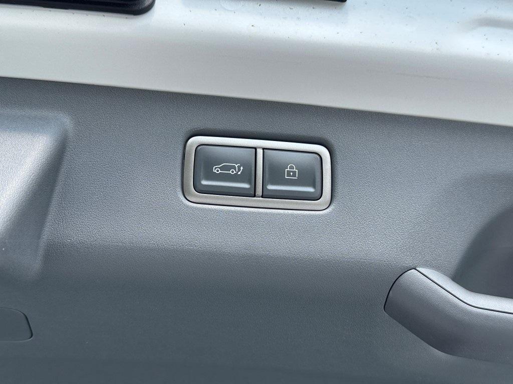new 2026 Kia EV9 car, priced at $61,540