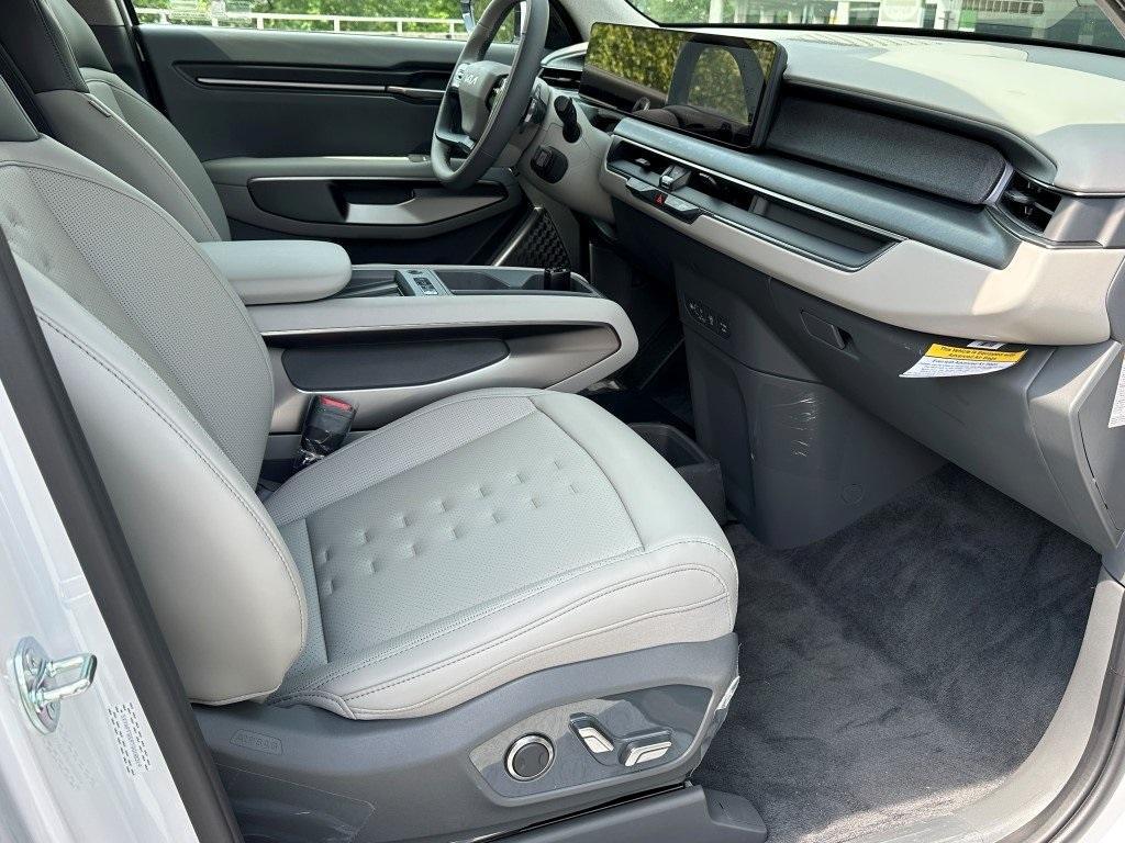 new 2026 Kia EV9 car, priced at $61,540