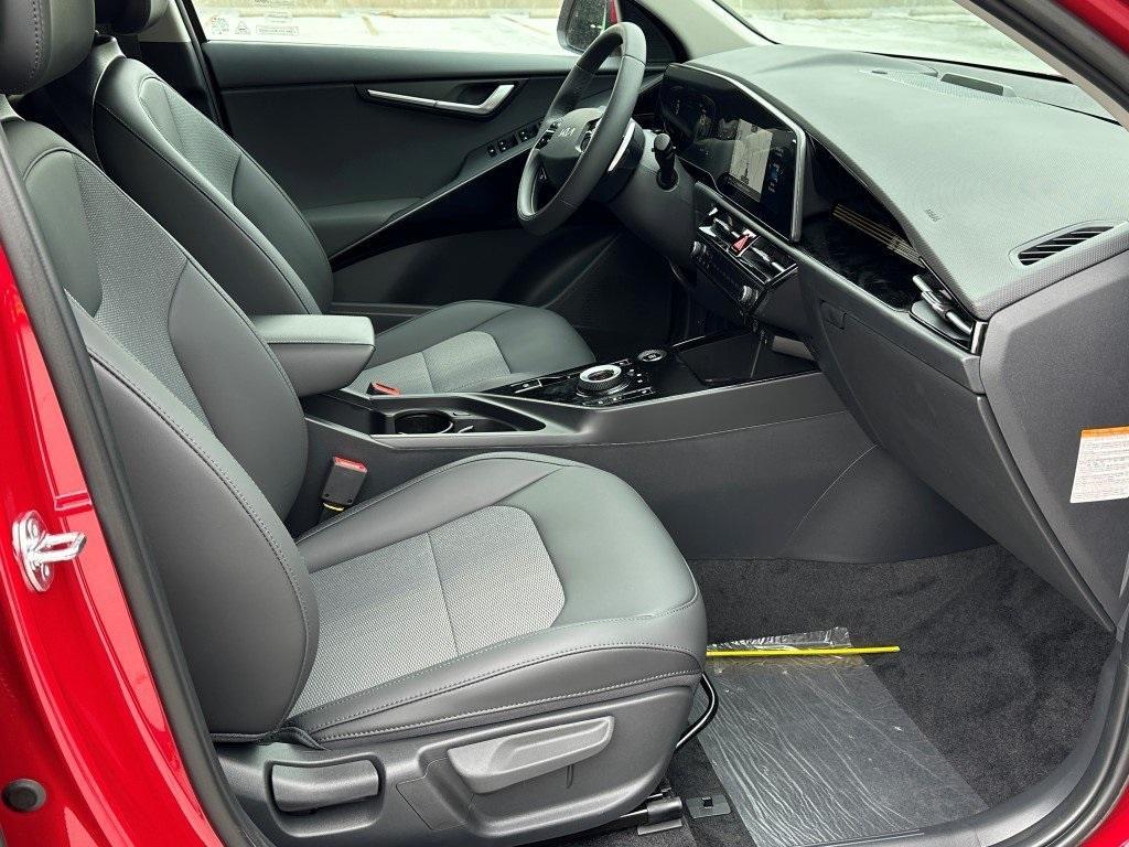 new 2025 Kia Niro Plug-In Hybrid car, priced at $37,393