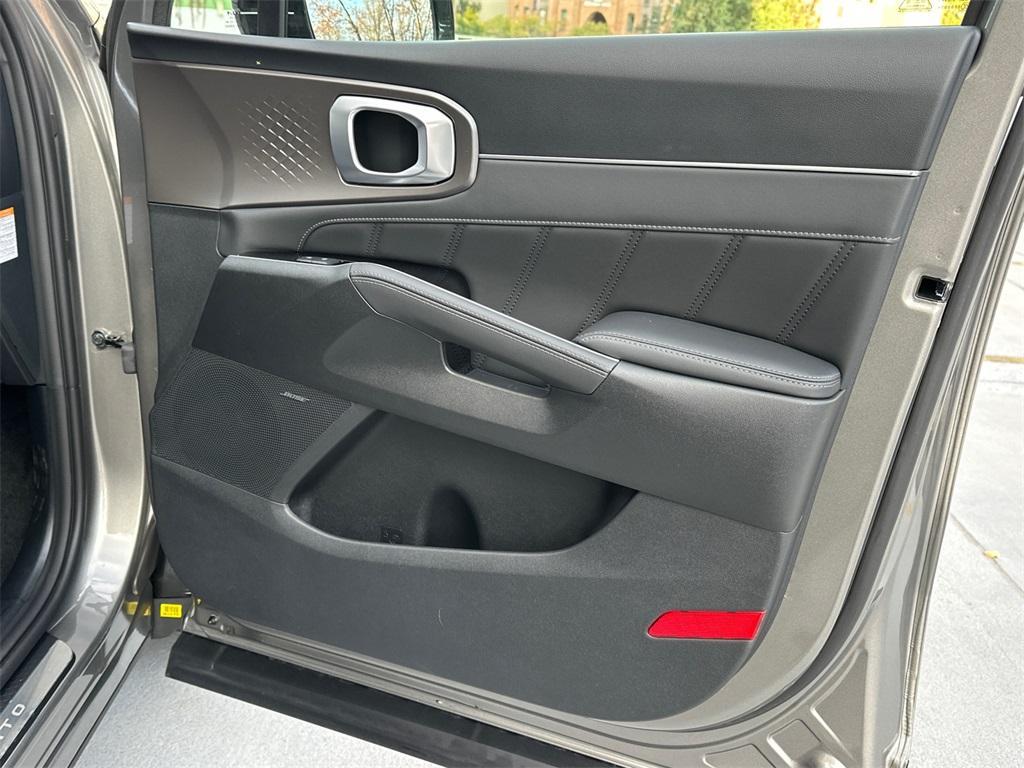 new 2026 Kia Sorento Hybrid car, priced at $44,927