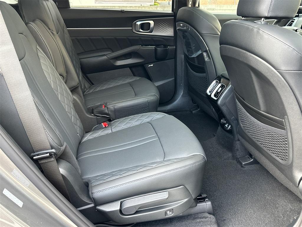new 2026 Kia Sorento Hybrid car, priced at $44,927