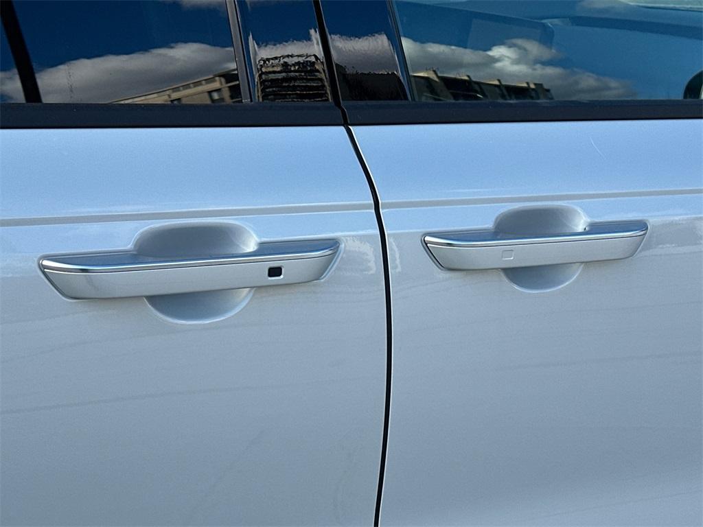 new 2026 Kia Carnival car, priced at $52,347