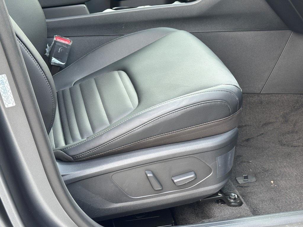 new 2025 Kia Sportage Hybrid car, priced at $35,158