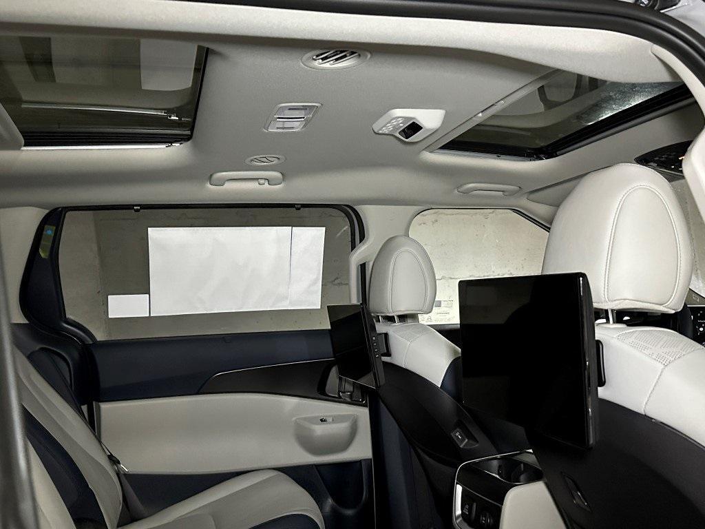 new 2025 Kia Carnival car, priced at $47,000