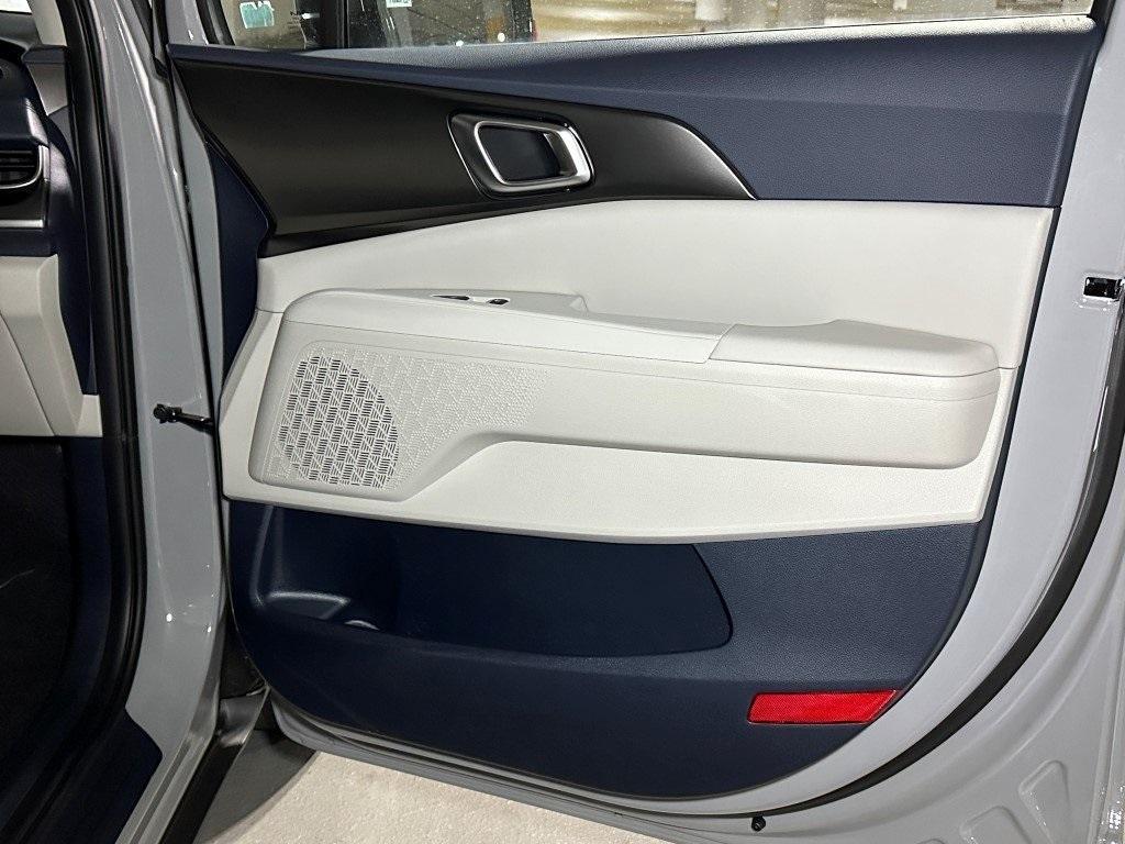 new 2025 Kia Carnival car, priced at $47,000