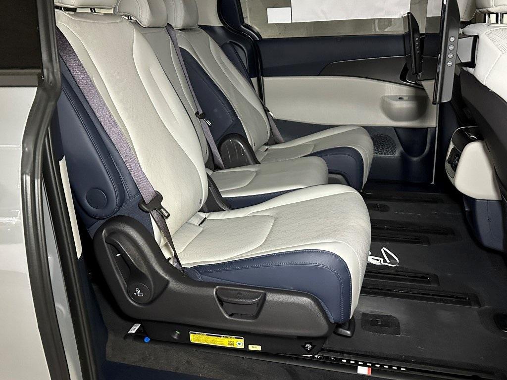 new 2025 Kia Carnival car, priced at $47,000