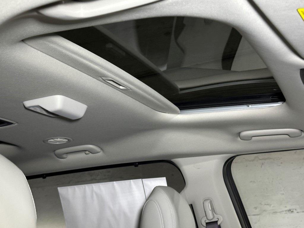 new 2025 Kia Carnival car, priced at $47,000