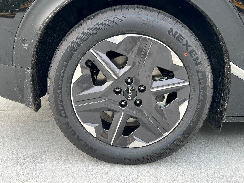 new 2025 Kia EV6 car, priced at $44,610