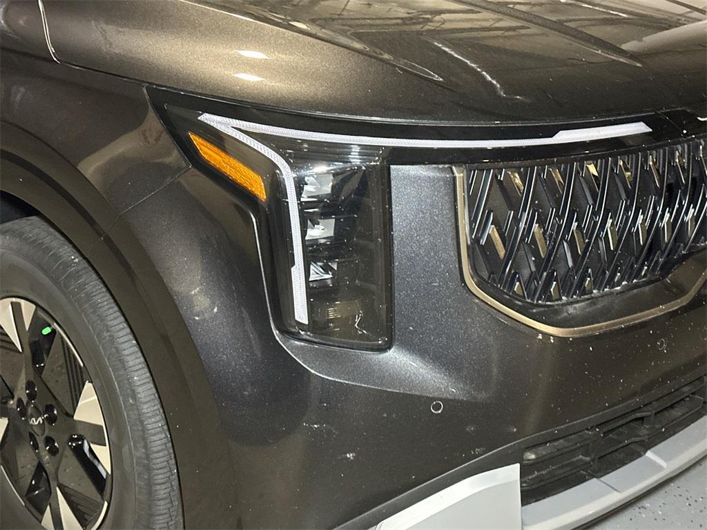 new 2026 Kia Carnival Hybrid car, priced at $39,698