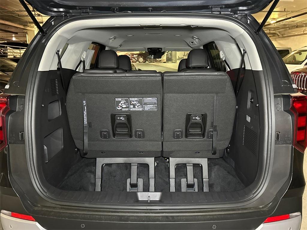 new 2026 Kia Carnival Hybrid car, priced at $39,698