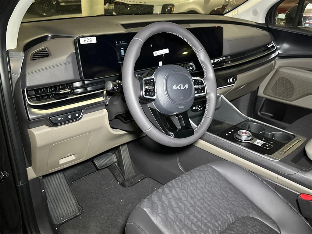 new 2026 Kia Carnival Hybrid car, priced at $39,698