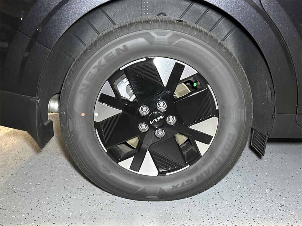 new 2026 Kia Carnival Hybrid car, priced at $39,698