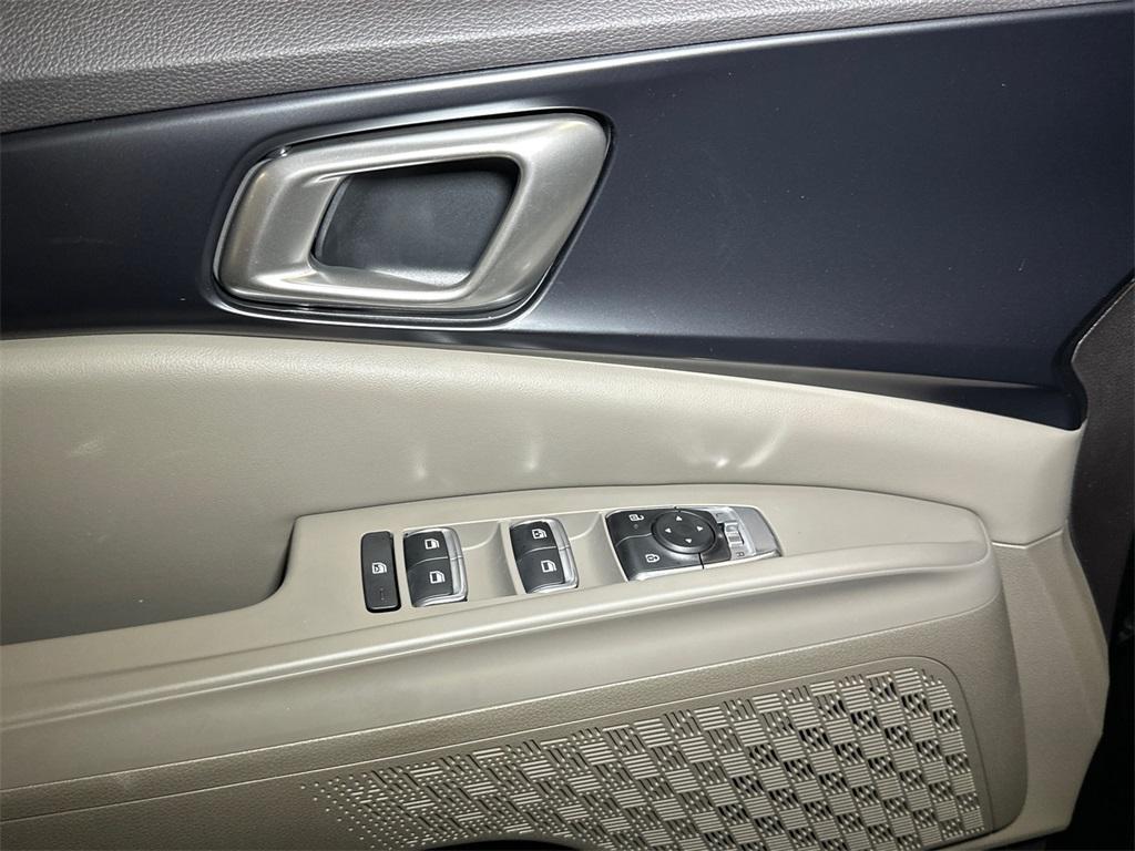 new 2026 Kia Carnival Hybrid car, priced at $39,698