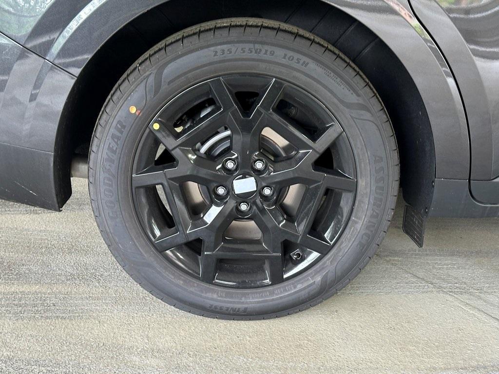 new 2025 Kia Carnival car, priced at $47,609