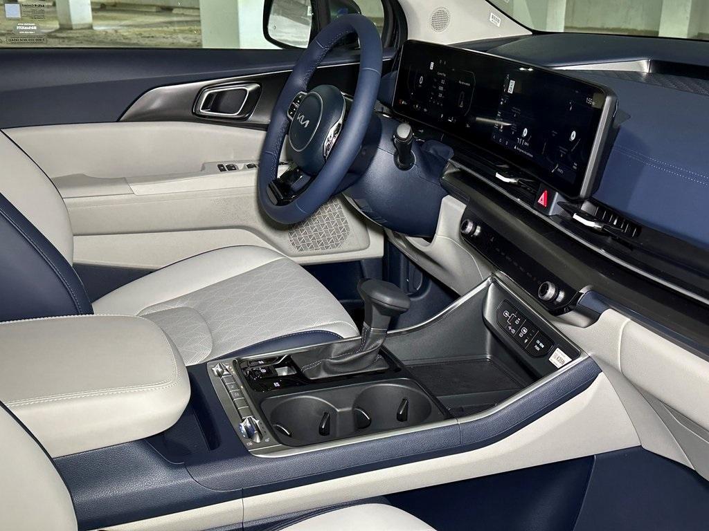 new 2025 Kia Carnival car, priced at $47,609
