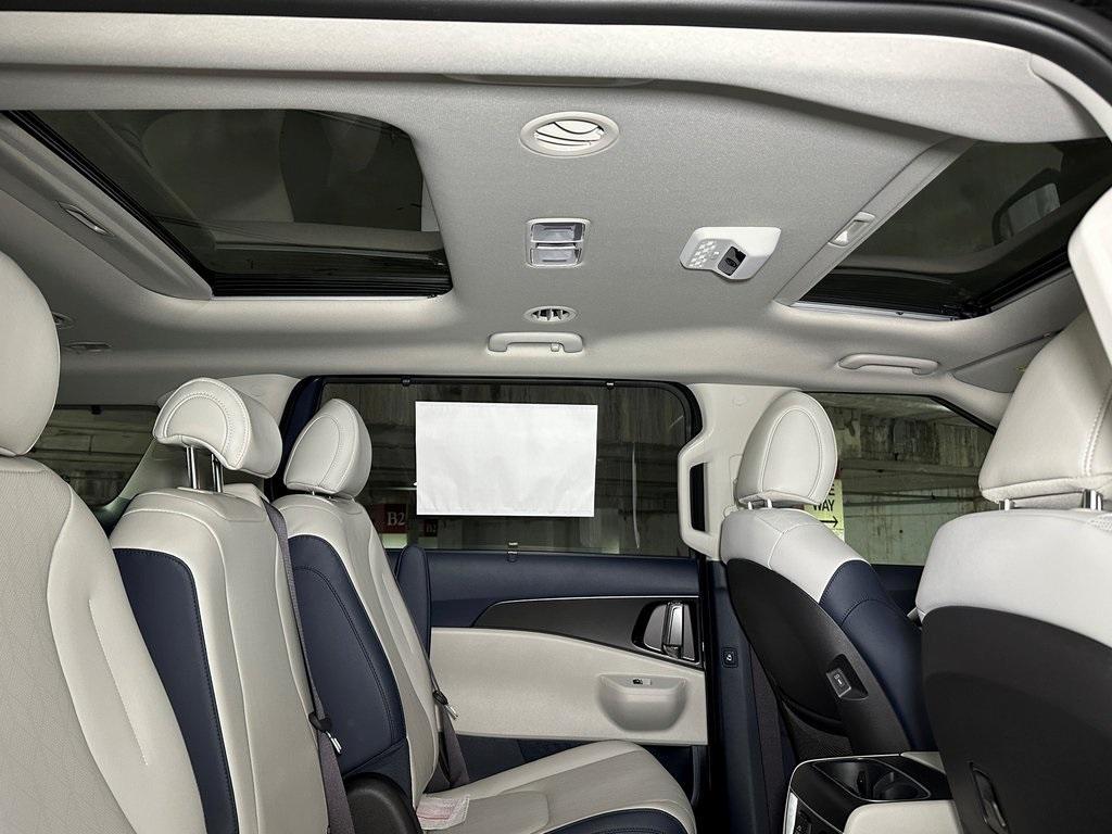 new 2025 Kia Carnival car, priced at $47,609