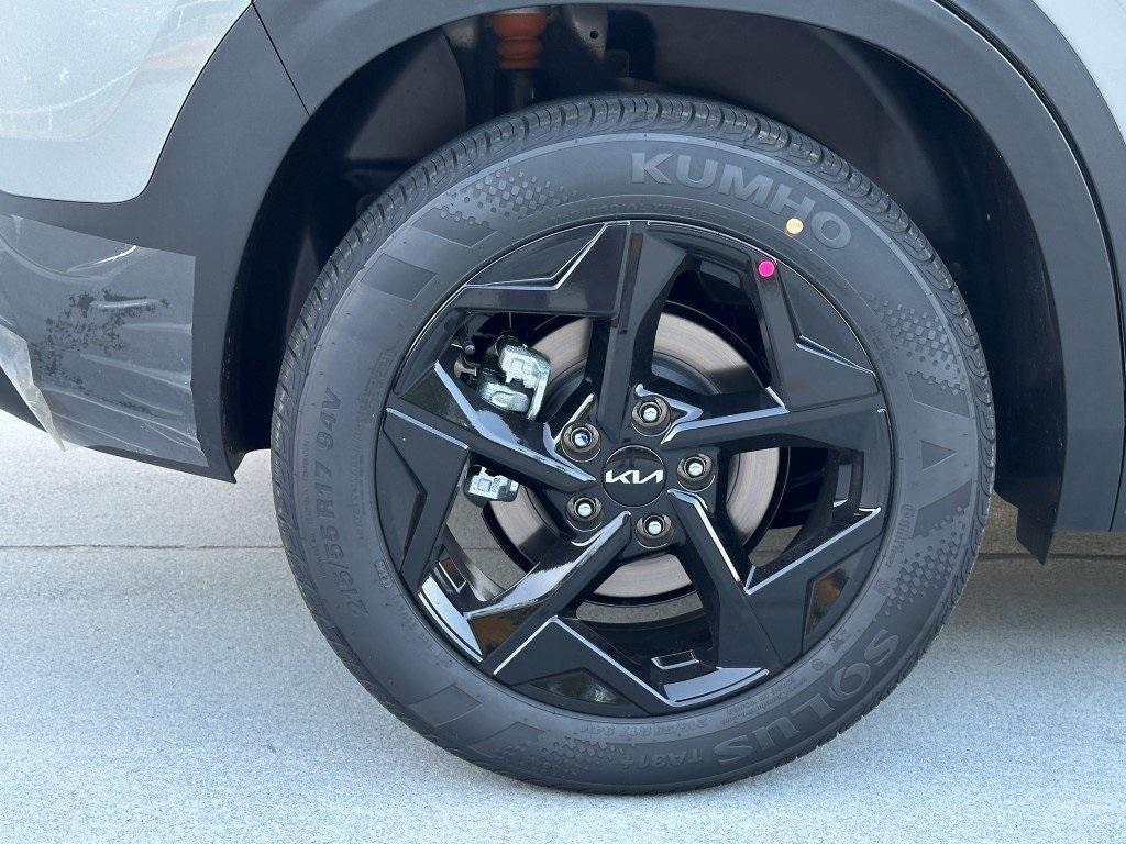 new 2026 Kia Seltos car, priced at $28,926