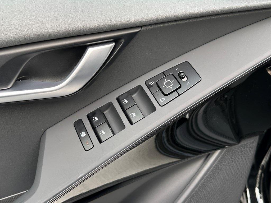 new 2025 Kia Niro EV car, priced at $25,510