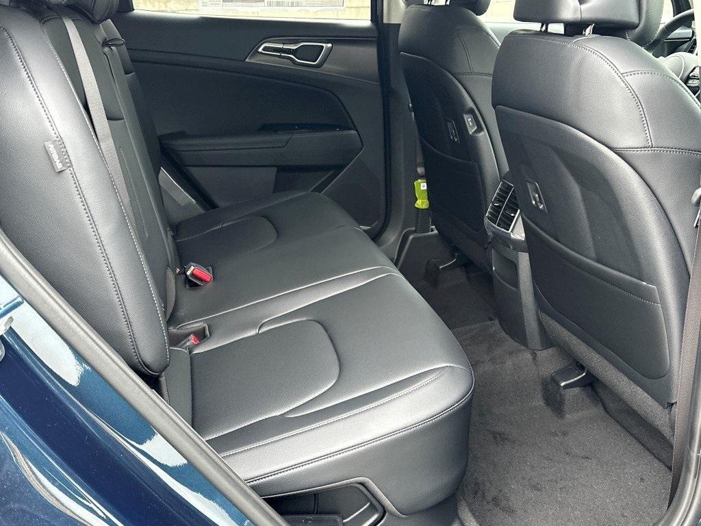 new 2025 Kia Sportage Hybrid car, priced at $34,210