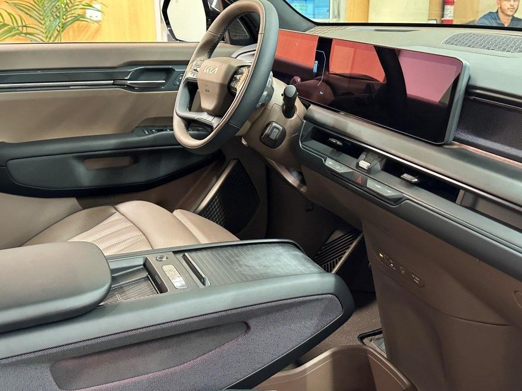 new 2026 Kia EV9 car, priced at $72,310