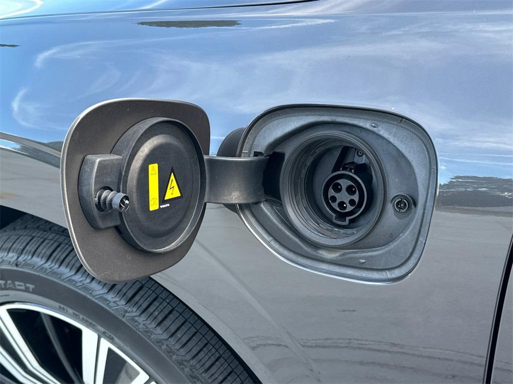 used 2023 Volvo XC60 Recharge Plug-In Hybrid car, priced at $40,250