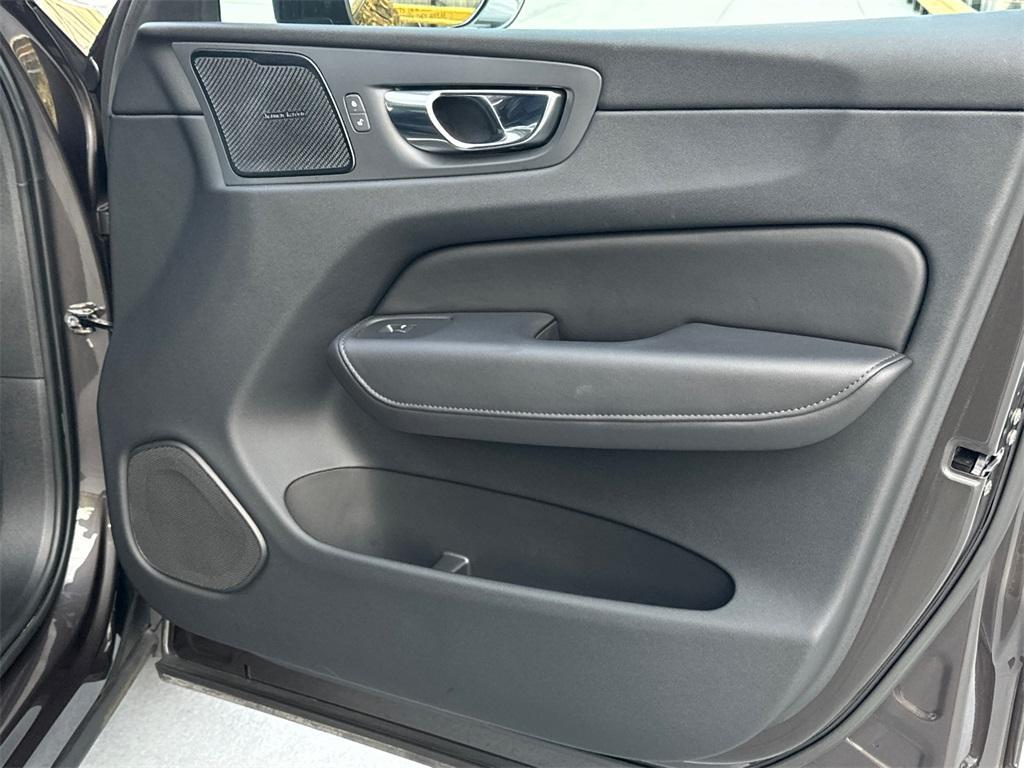 used 2023 Volvo XC60 Recharge Plug-In Hybrid car, priced at $40,250