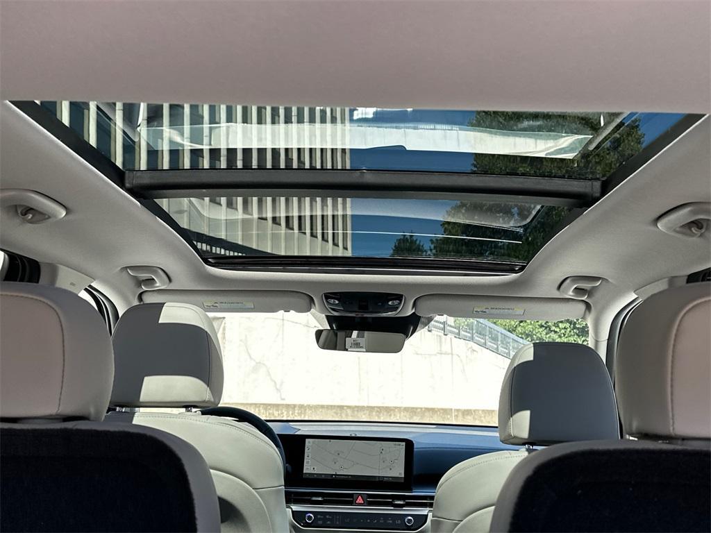 new 2025 Kia Sorento Hybrid car, priced at $38,058