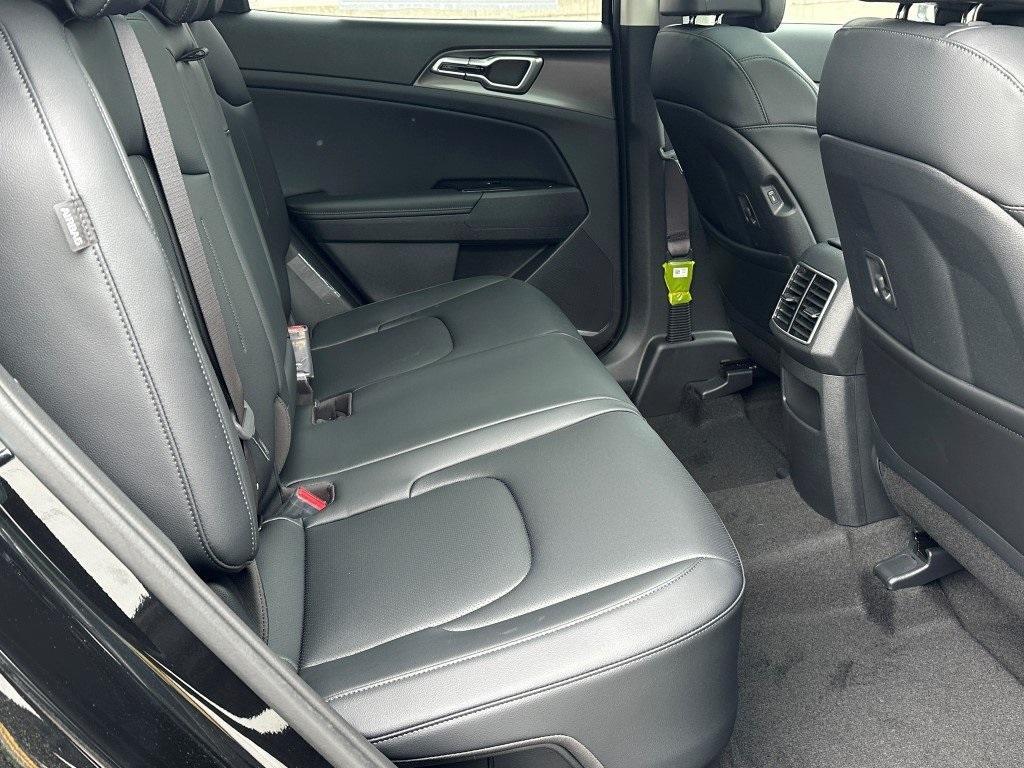 new 2025 Kia Sportage Hybrid car, priced at $35,251