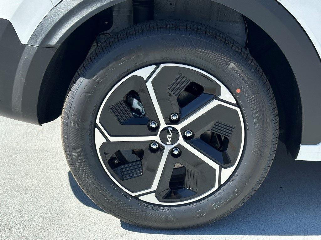 new 2025 Kia Niro car, priced at $31,828