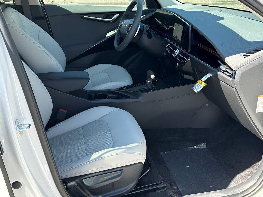 new 2025 Kia Niro car, priced at $31,828