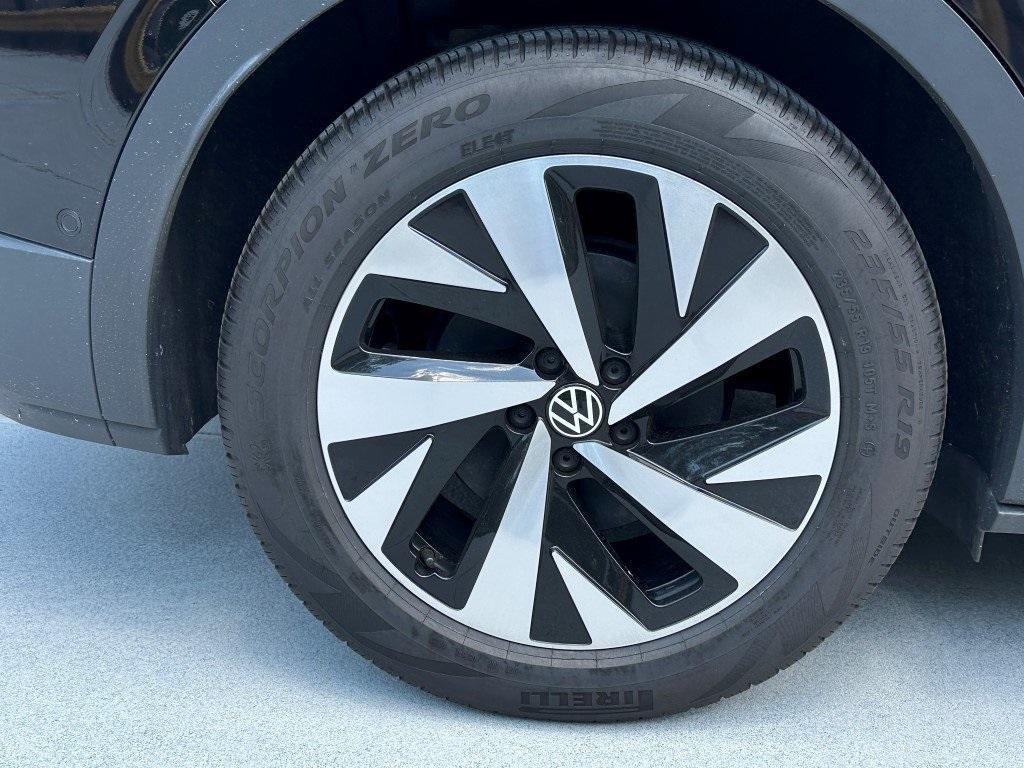 used 2024 Volkswagen ID.4 car, priced at $24,038