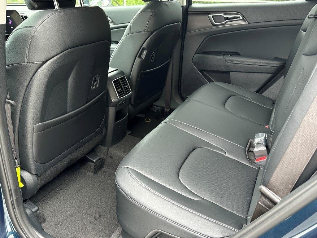 new 2025 Kia Sportage Hybrid car, priced at $34,295