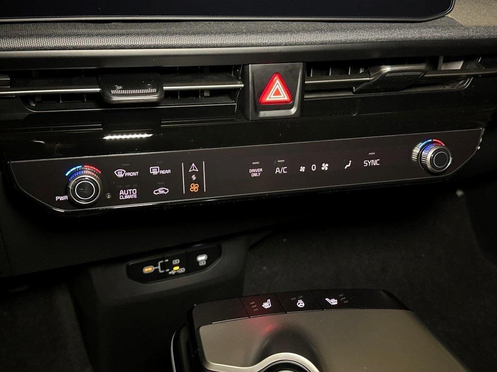 new 2025 Kia EV6 car, priced at $54,140