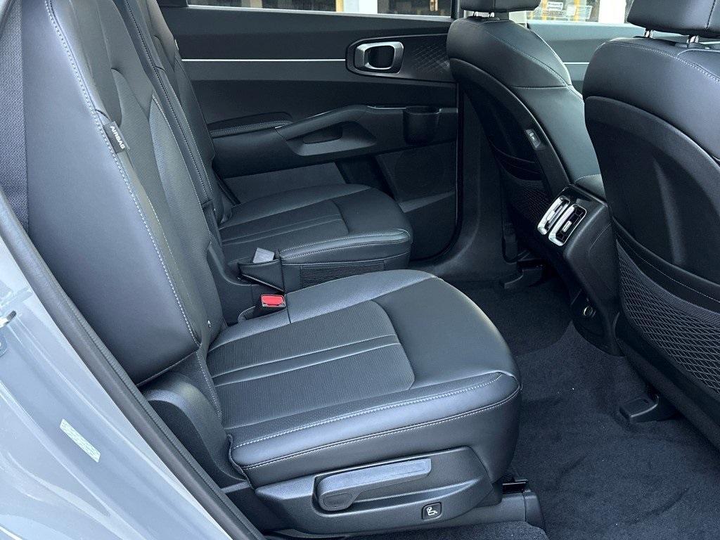 new 2025 Kia Sorento car, priced at $42,199
