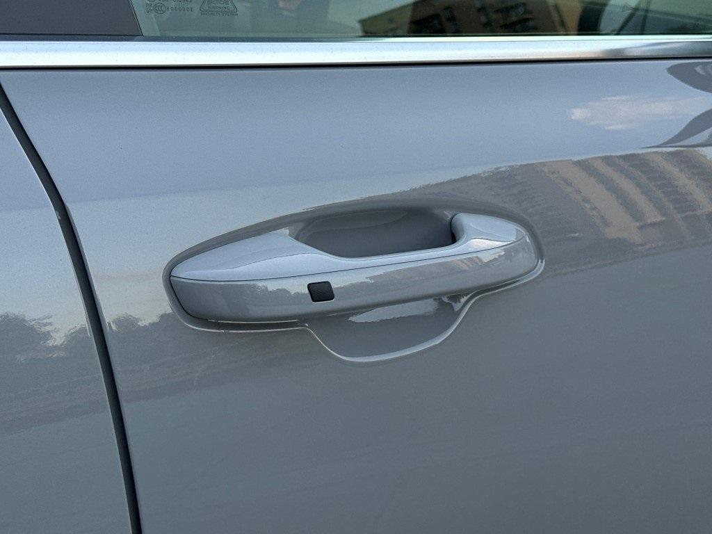 new 2025 Kia Sorento car, priced at $42,199