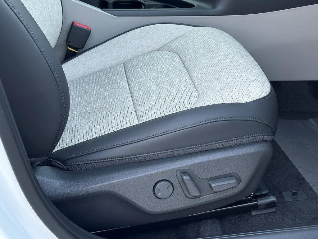 new 2025 Kia Niro EV car, priced at $47,116