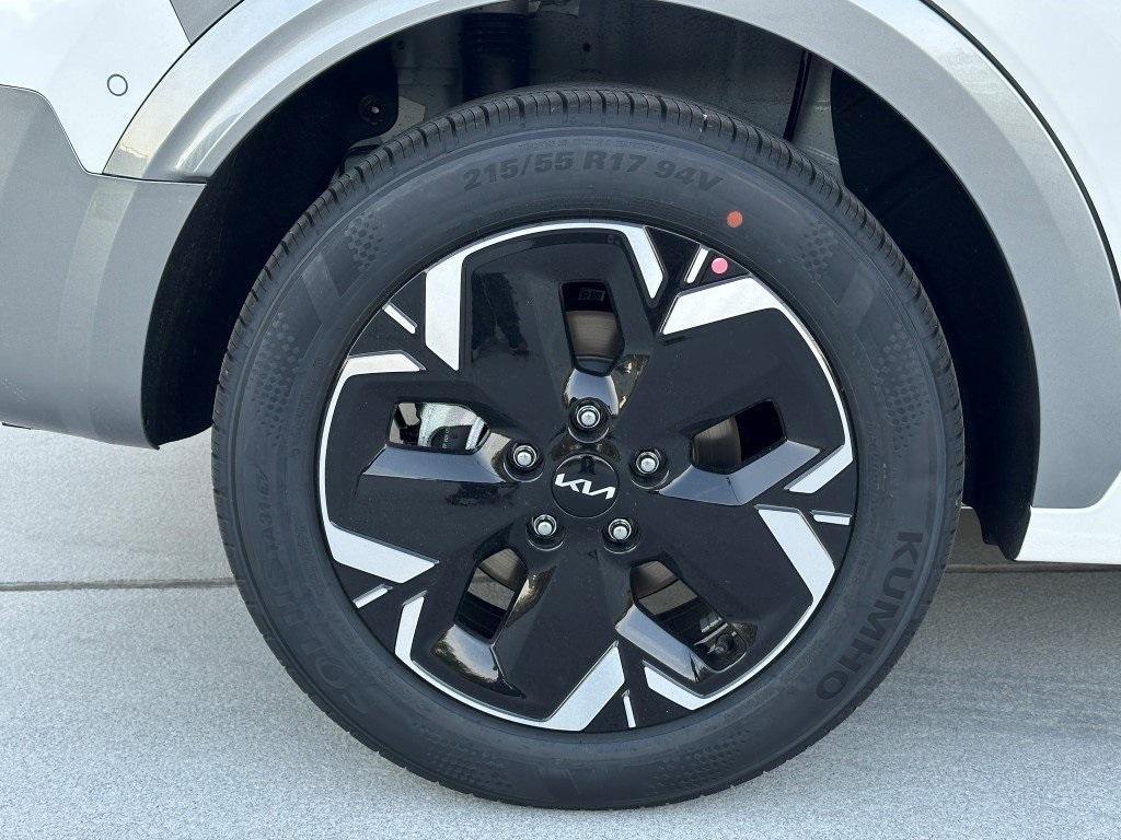 new 2025 Kia Niro EV car, priced at $47,116