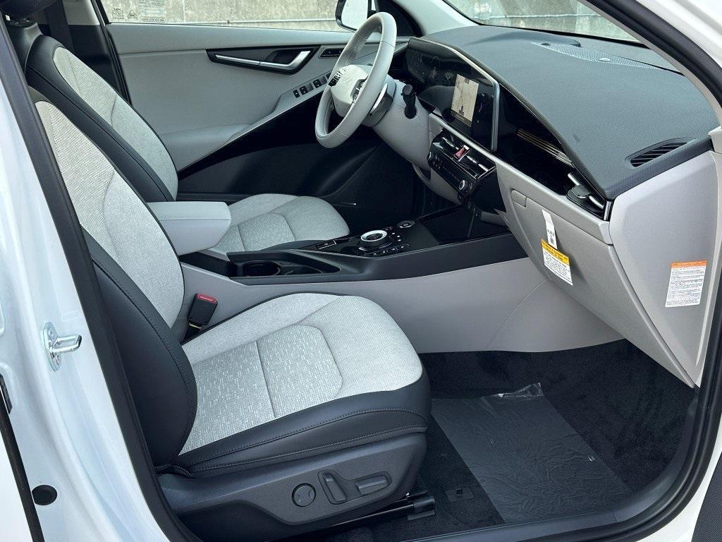 new 2025 Kia Niro EV car, priced at $47,116