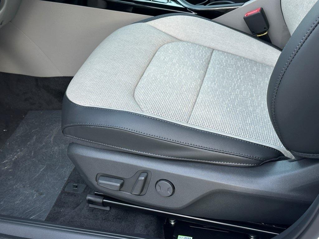 new 2025 Kia Niro EV car, priced at $47,116