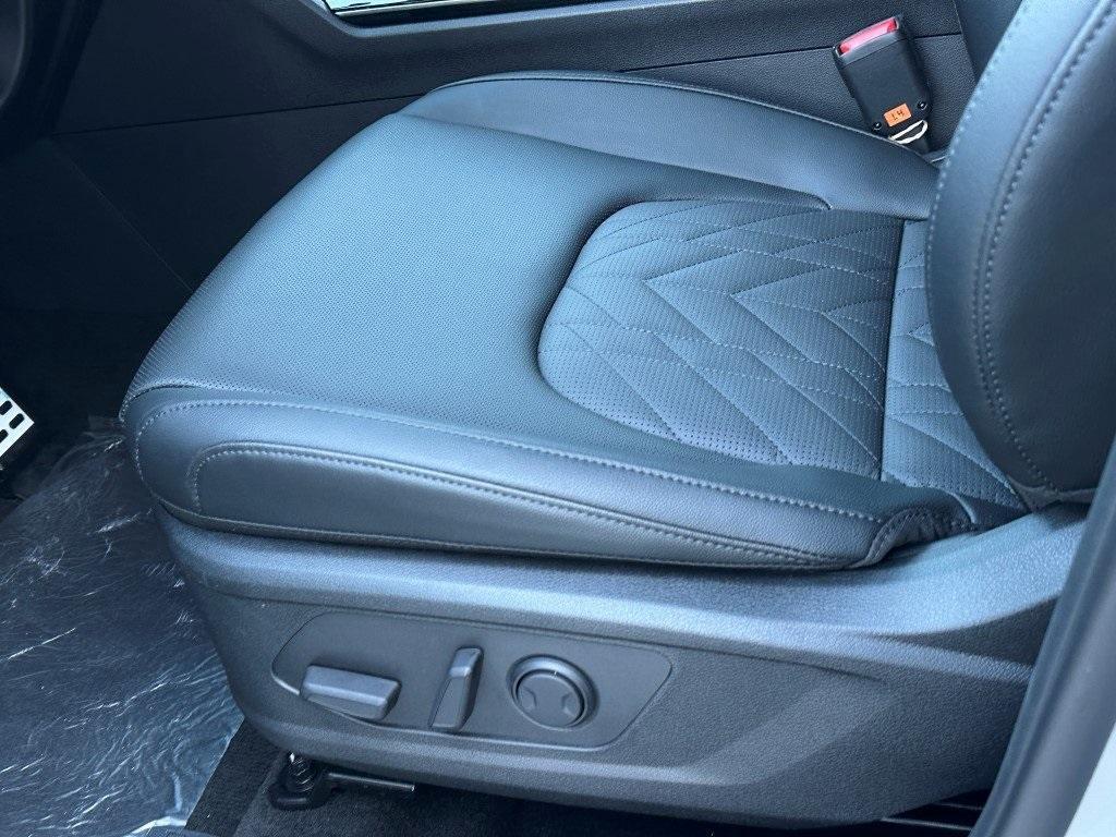 new 2025 Kia Sportage car, priced at $36,455