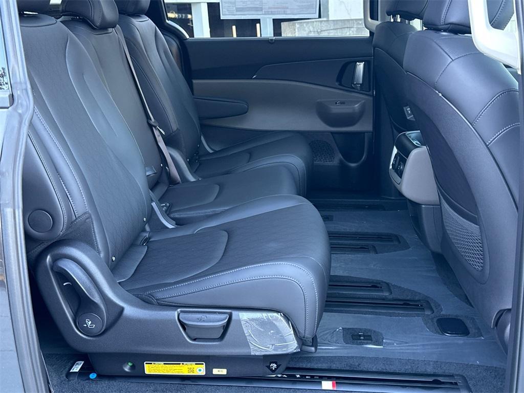 new 2026 Kia Carnival Hybrid car, priced at $46,932