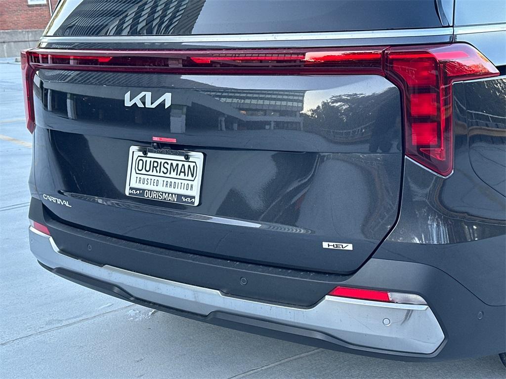new 2026 Kia Carnival Hybrid car, priced at $46,932