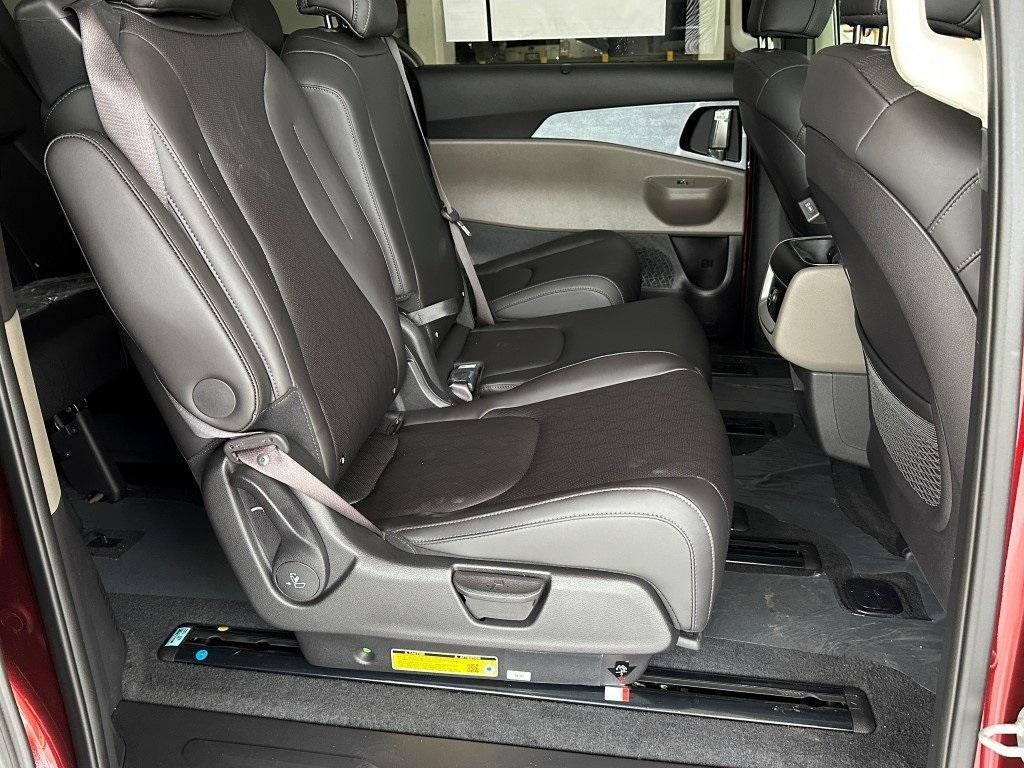 new 2025 Kia Carnival car, priced at $42,351