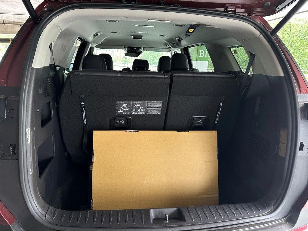 new 2025 Kia Carnival car, priced at $42,351