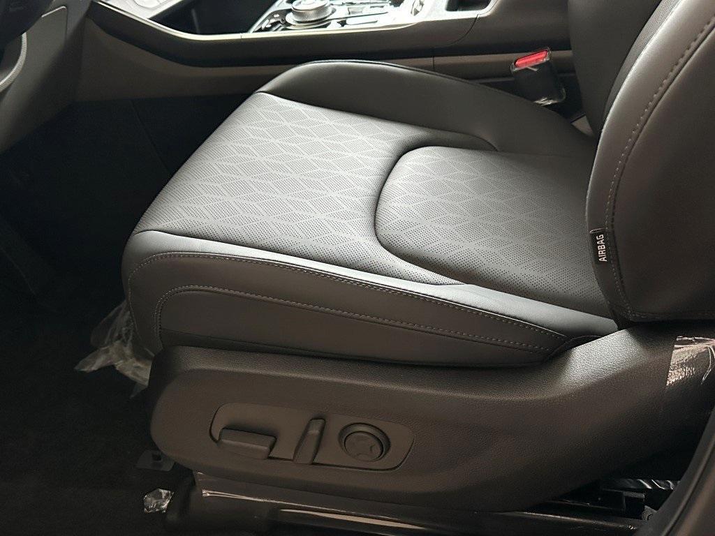 new 2025 Kia Carnival Hybrid car, priced at $49,150
