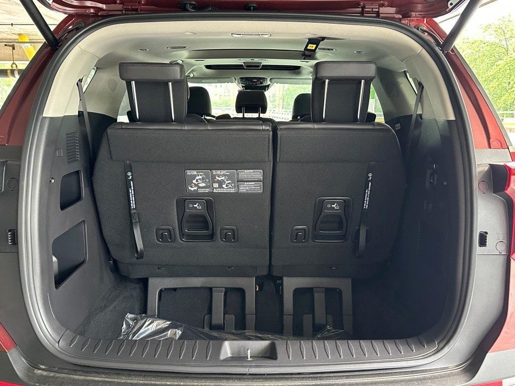 new 2025 Kia Carnival Hybrid car, priced at $49,150